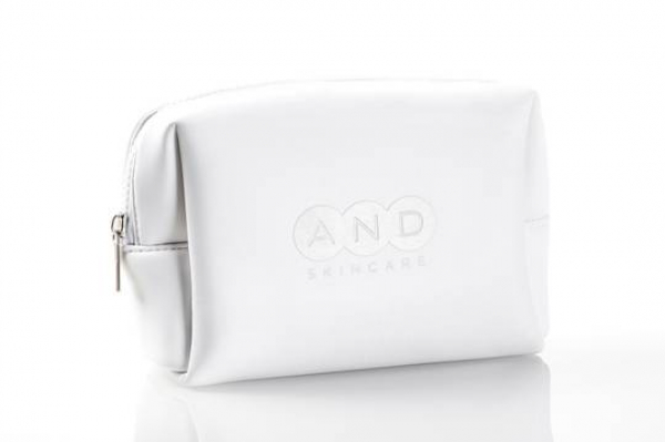 NEOPREN KOSMETIKTASCHE WASCHBAR 14,90€